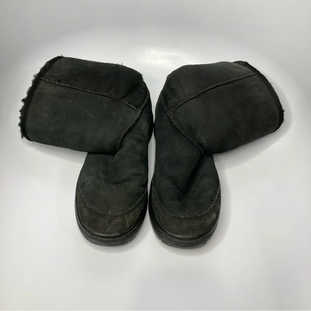 UGG ultimate‎ short black boots size 8